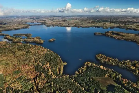 Jezioro Zagnanie: raj dla wędkarzy i miłośników przyrody