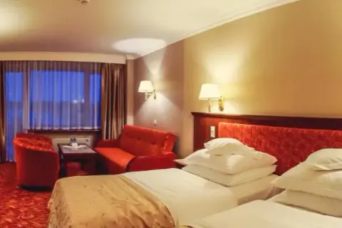 Ile pokoi ma hotel Gołębiewski w Mikołajkach? Zaskakujące fakty!