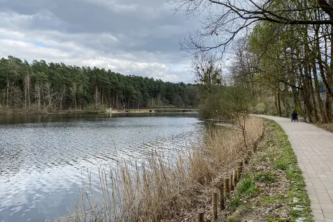 Jezioro Długie Kujawsko Pomorskie: Idealne miejsce na wędkowanie i relaks
