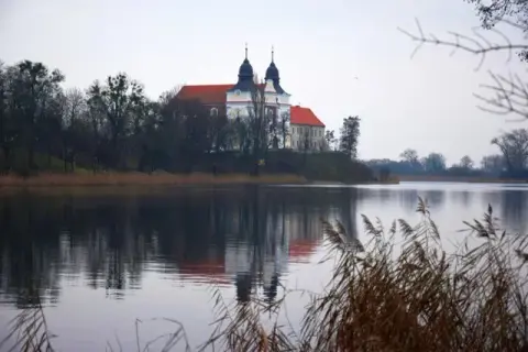 Jezioro Mogileńskie: tajemnice, atrakcje i ekologiczne wyzwania