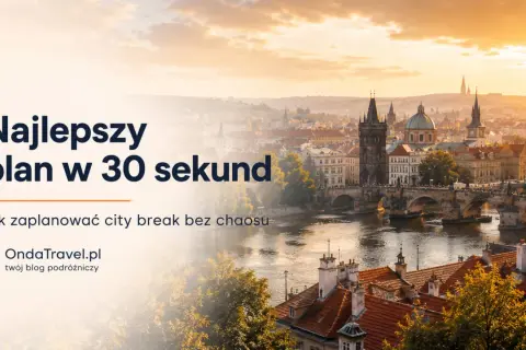 Praga: co warto zobaczyć i zjeść? Zaplanuj city break bez chaosu z OndaTravel.pl. Widok na Most Karola i zabytkowe miasto o zachodzie słońca.