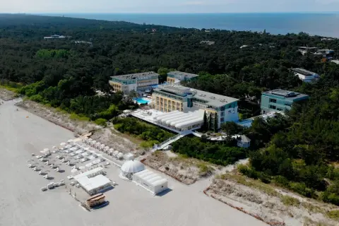 Hotel Bryza – ile ma lat i jak zmieniał się przez lata?