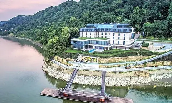 Hotele nad jeziorem Rożnowskim - komfortowe noclegi i atrakcje