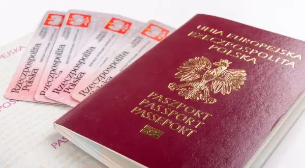 Polskie paszporty i dowody osobiste. Czy do Norwegii potrzebny jest paszport? Tak, jeśli nie jesteś obywatelem UE.