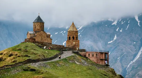 Gruzja kiedy jechać - najlepszy czas na niezapomniane wakacje