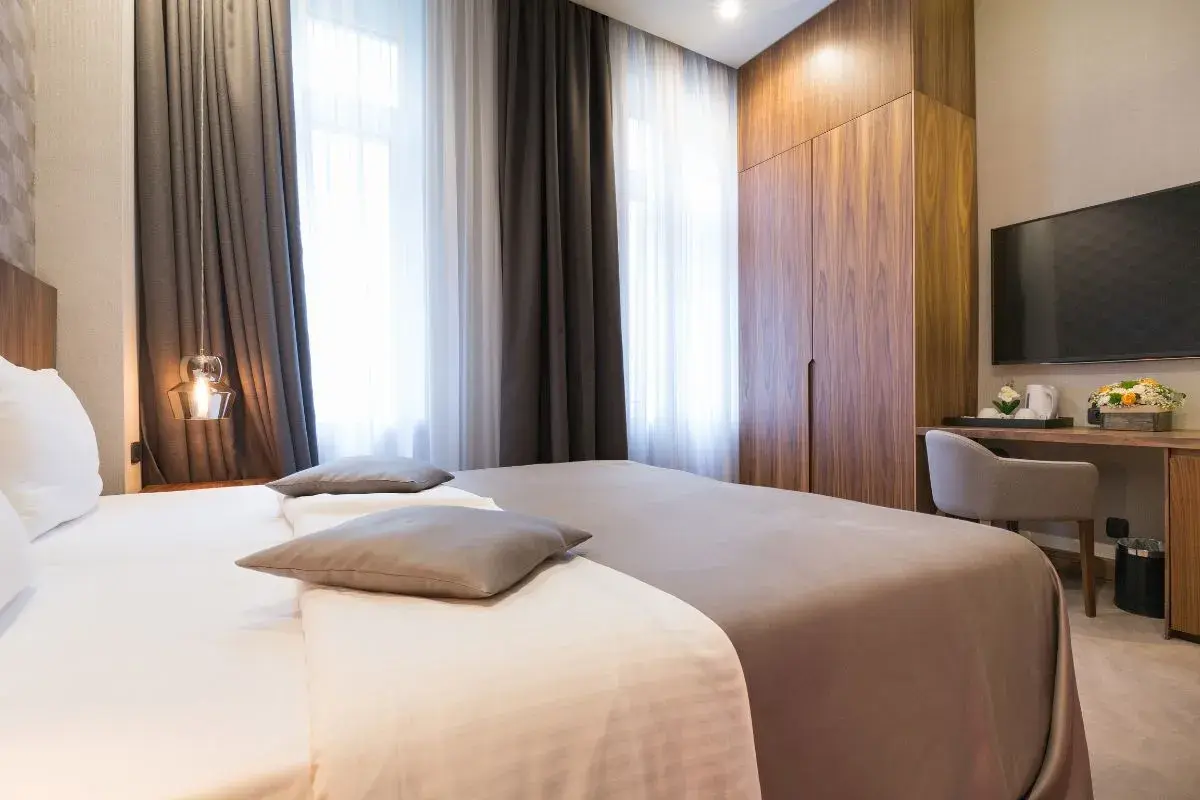 Co to jest hotel? Poznaj definicję, rodzaje i usługi hoteli