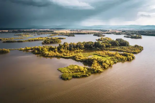 Jezioro Nyskie: Opłaty za wędkowanie i ukryte koszty, które musisz znać