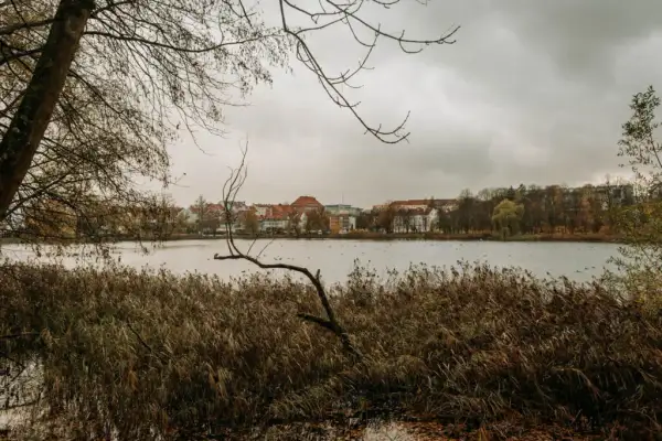 Jezioro Kętrzyńskie: tajemnice, historia i atrakcje w okolicy